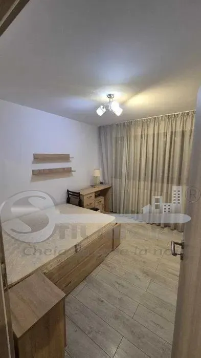 Apartament 3 Camere Hala Centrala - 650 euro - foto 2