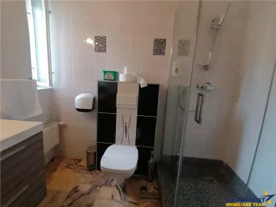 Proprietate deosebita, pe 4 camere, 140 mp, curte amenajata, Central, Brasov - foto 9