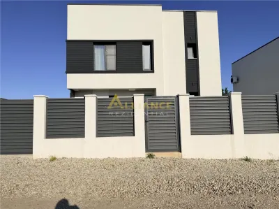 casa individuala || 4 camere || 5 min fata de metrou - Berceni