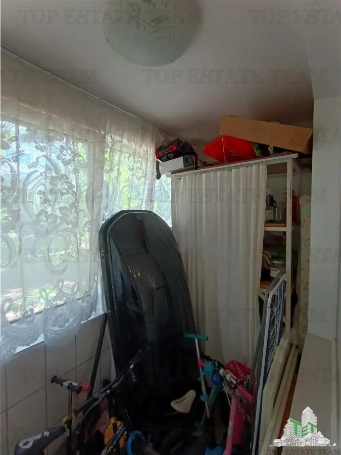 Apartament modern cu 4 camere, intr-un bloc reabilitat cu SU de 75mp, parter/4, zona OZANA, la 10 , 15 minute pietonal de statia de metrou 1 Dec 1918. - foto 15