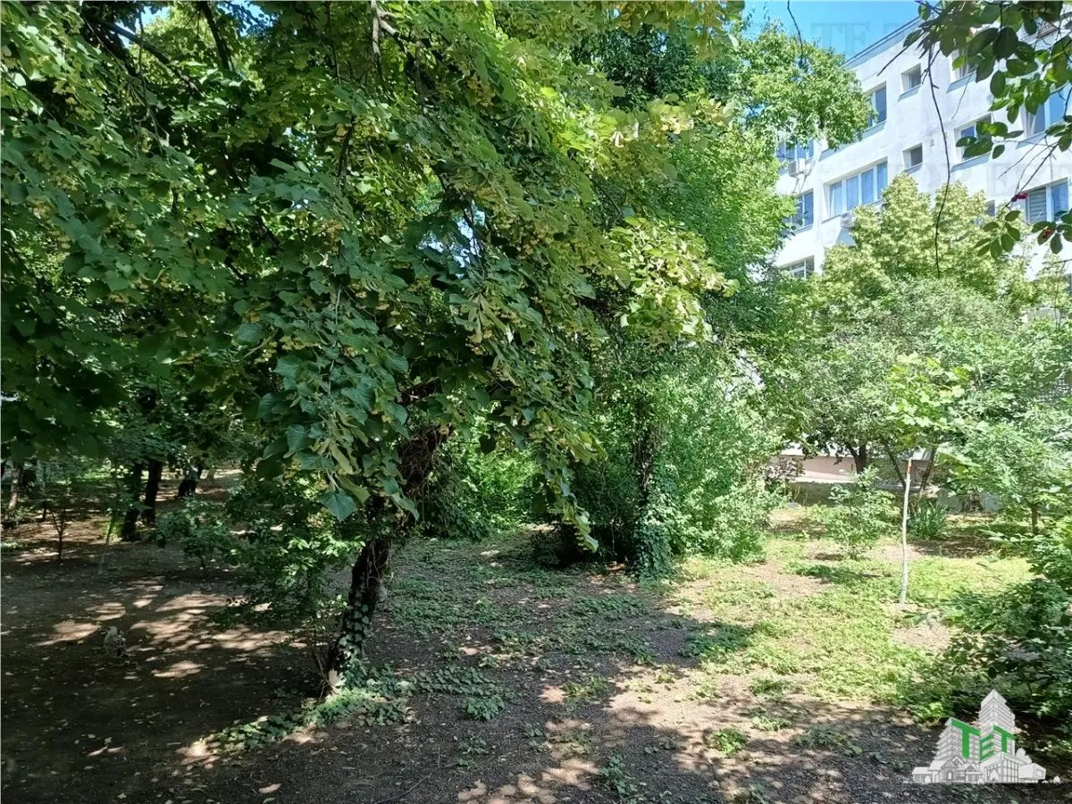 Apartament modern cu 4 camere, intr-un bloc reabilitat cu SU de 75mp, parter/4, zona OZANA, la 10 , 15 minute pietonal de statia de metrou 1 Dec 1918. - foto 21