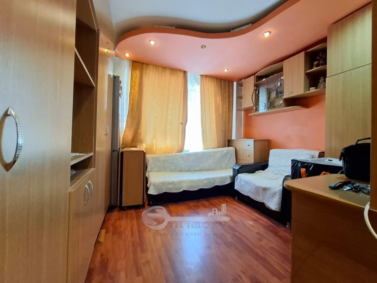 Camera de camin, etaj 2, libera, mobilata, baie cu dus, Piata Nicolina - foto 2