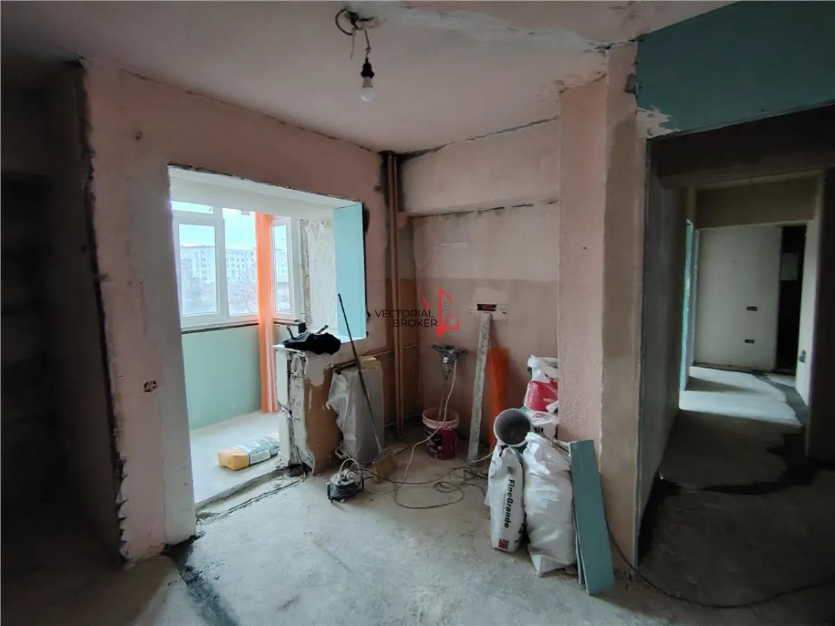 Apartament 4 camere Metrou Obor In Renovare - foto 1