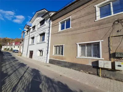 Resita Apartament la Casa Etj.1 - foto 4
