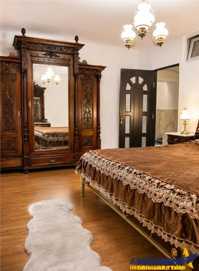 Ultracentral: Elegant nivel in vila, cu terasa, Centrul istoric, Brasov - foto 1