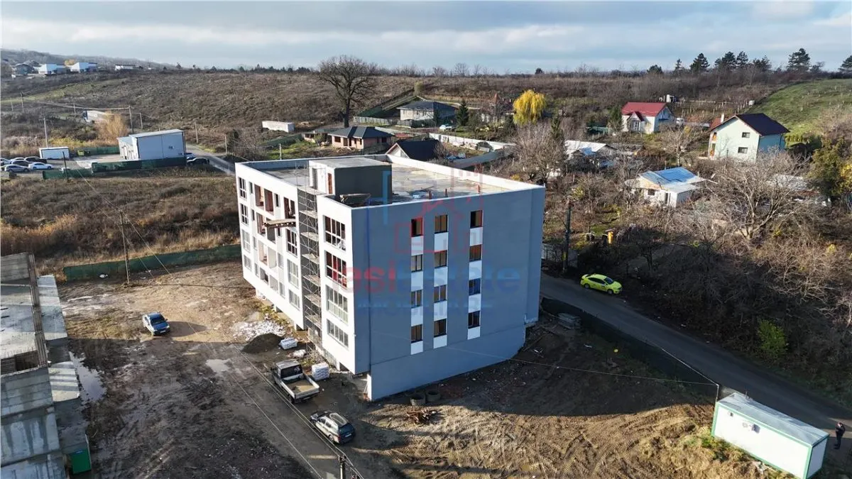 Apartament cu 3 camere, Hlincea, etajul 1 - 76.79mp + 6.07mp - foto 2