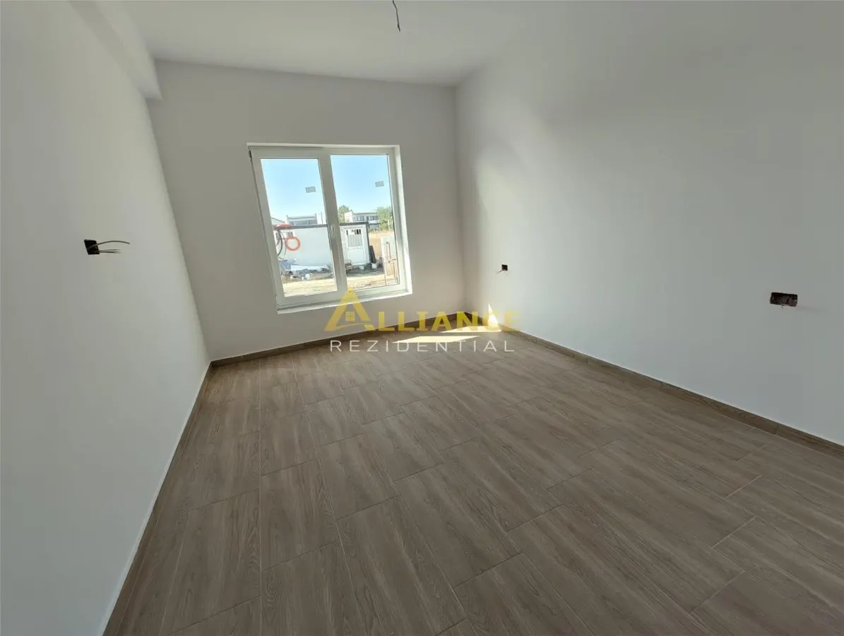 10 Minute Metrou | Str. Aviatorilor | Casa Individuala | 4 camere 2 bai | 330 mp - foto 8