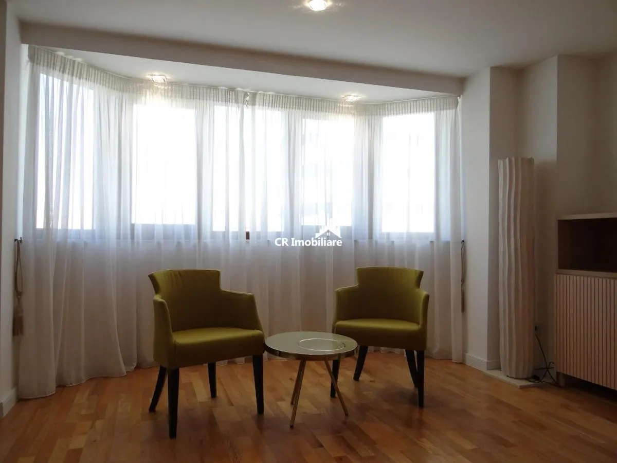 Apartamenr 3 camere  Decebal   Centrala Proprie - foto 3
