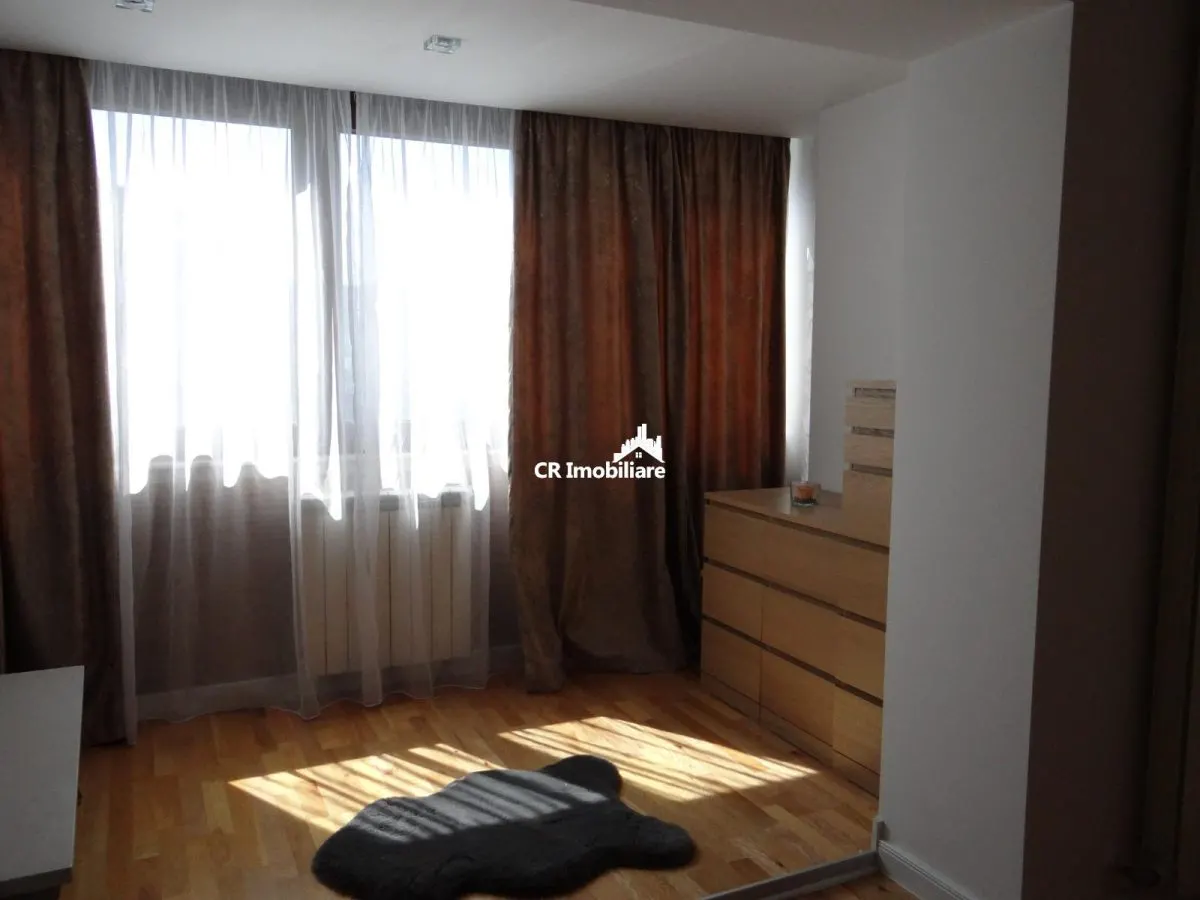 Apartamenr 3 camere  Decebal   Centrala Proprie - foto 9