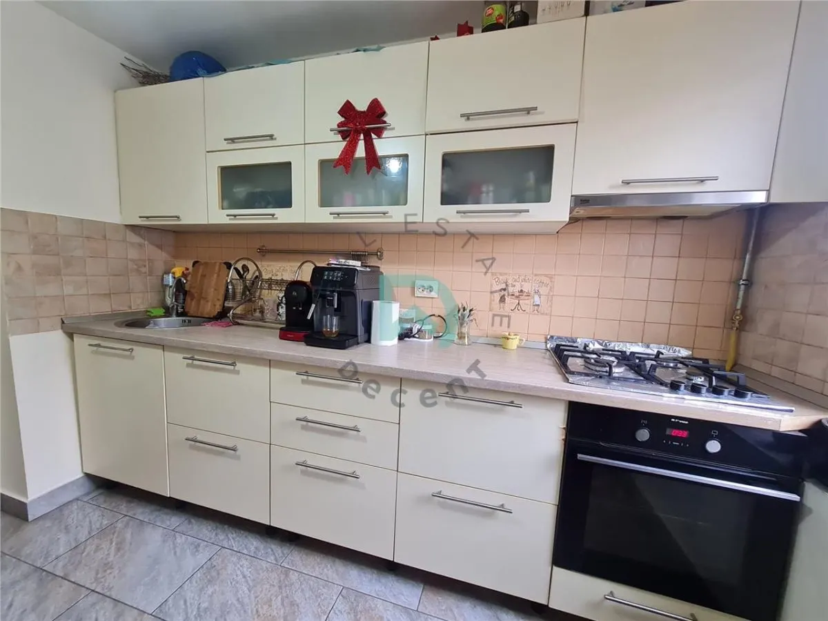 Apartament 3 camere Craiter, decomandat, Brasov - foto 1