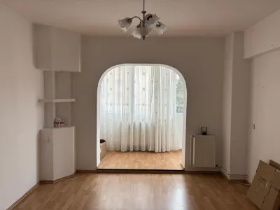 Apartament 2 camere decomandat etajul 1 zona Onix - Brasov