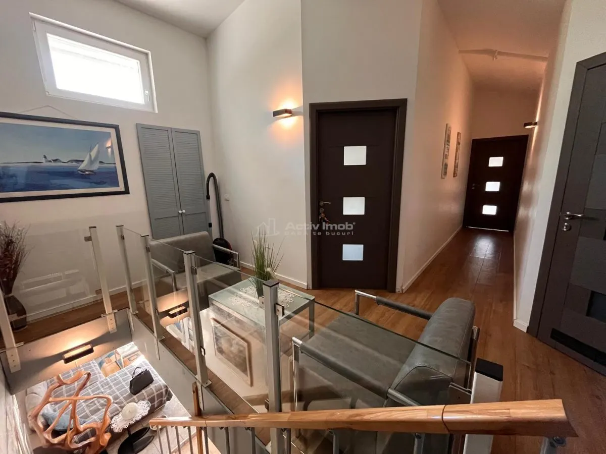 Lugoj,  Vila de Vis Cu Piscina, 440 Mp. Construiti, 820 Mp. Teren - foto 17