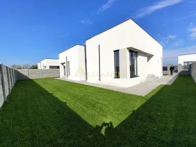 CASA PARTER-4 CAMERE-TEREN 402 MP -Str. Aviatorilor - Berceni