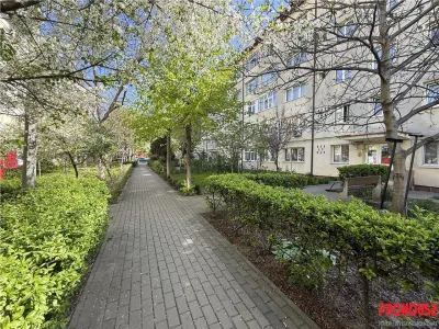 Apartament 2 camere, Mioritei (Slanicului), etaj 4/4, acoperis sarpanta. - foto 2