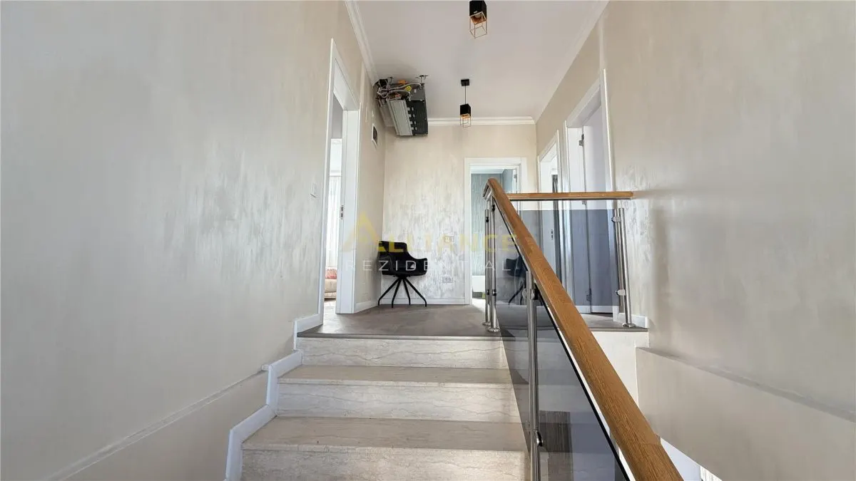 Casa individuala || 5 camere || 5 min fata de metrou - foto 9
