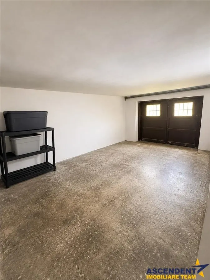 Casa individuala cu 5 camere, garaj, pivnita si curte proprie, Sangeorgiu de Mures. - foto 17