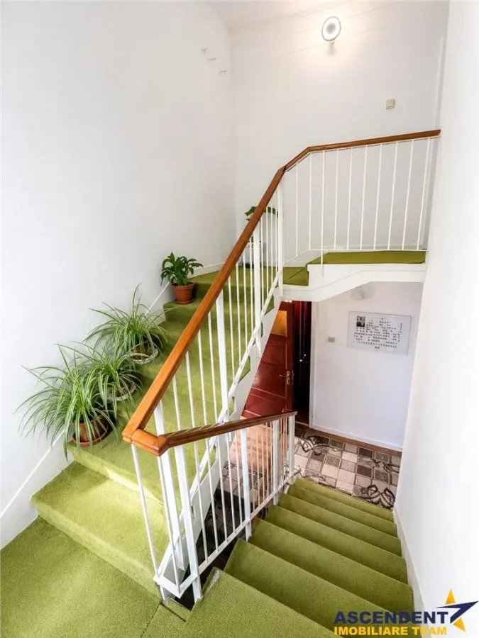 Casa individuala cu 5 camere, garaj, pivnita si curte proprie, Sangeorgiu de Mures. - foto 5