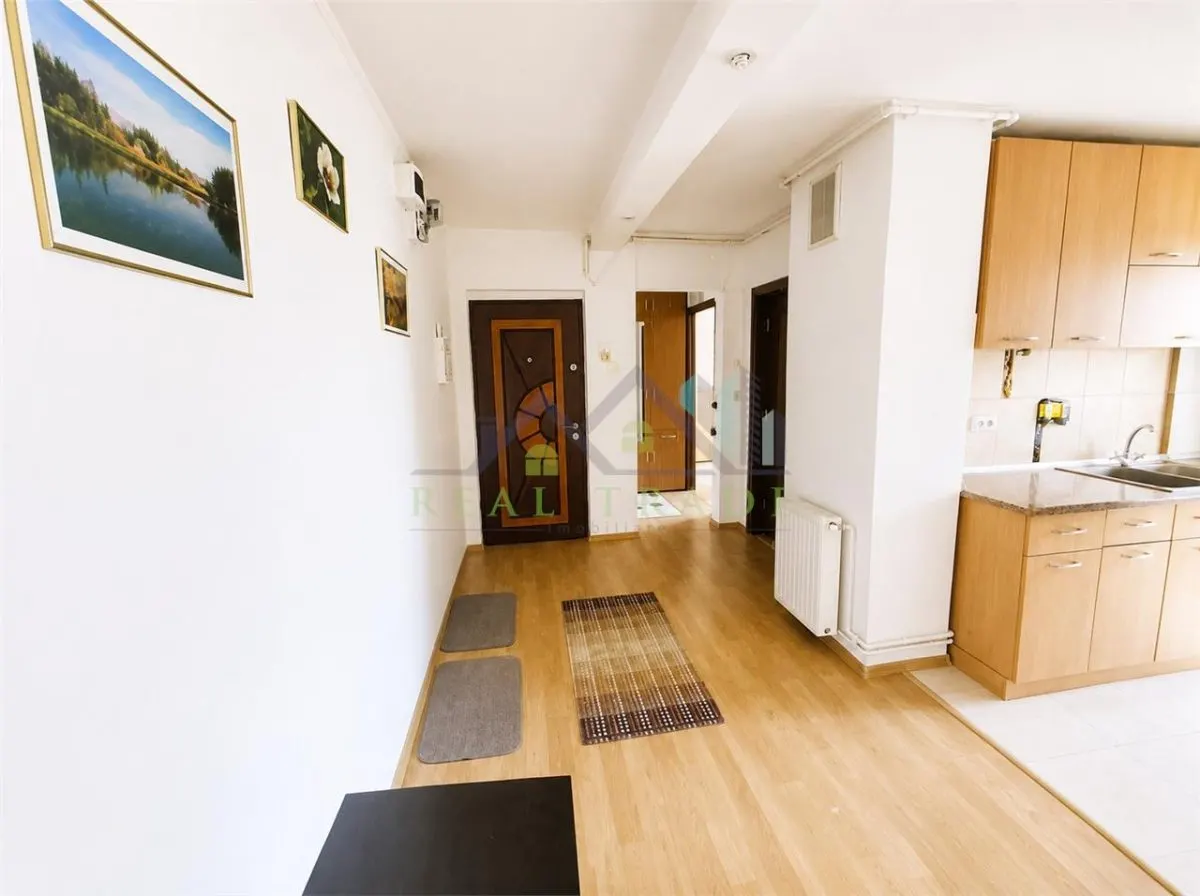 Apartament 2 camere decomandat,  etajul 1 mobilat si utilat , parcare - foto 8