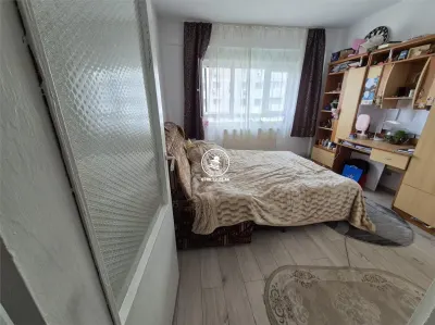 Apartament 3 camere decomandat zona Mircea cel Batran - foto 2