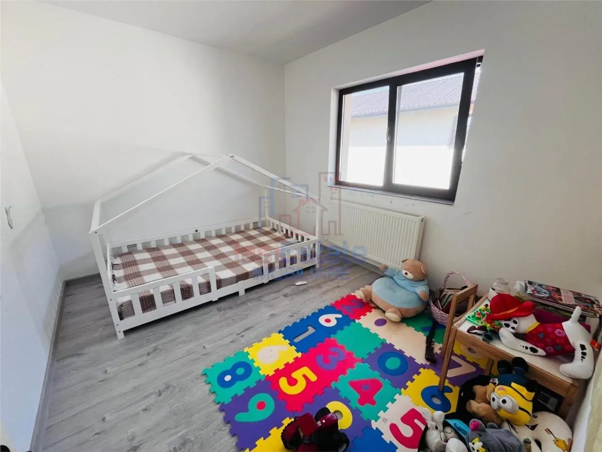 Casa cu 4 camere 2 bai mobilata și utilata Miroslava - Horpaz - foto 6