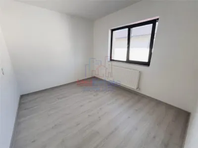 Casa cu 4 camere 2 bai mobilata și utilata zona Miroslava - foto 6