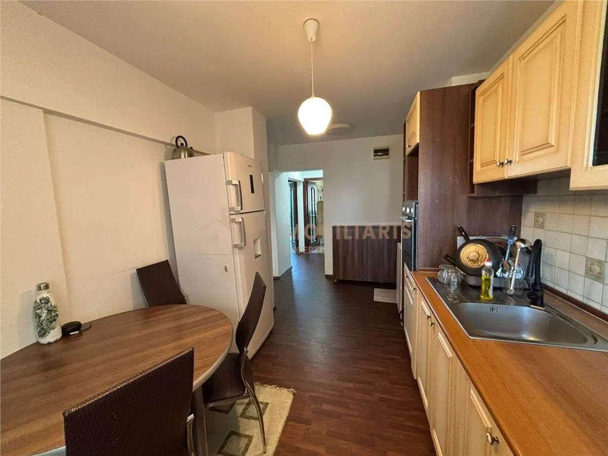 Apartament 3 camere decomandat | Garaj | Lift | Republicii â€“ Parcul Central | 67 mp - foto 2