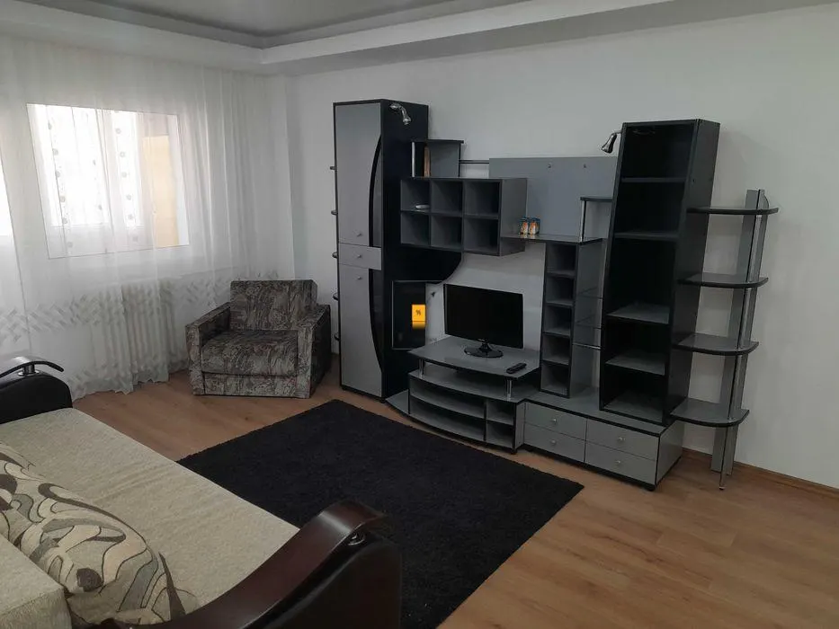 Inchiriere apartament  2 camere zona Mihai Viteazul - foto 1