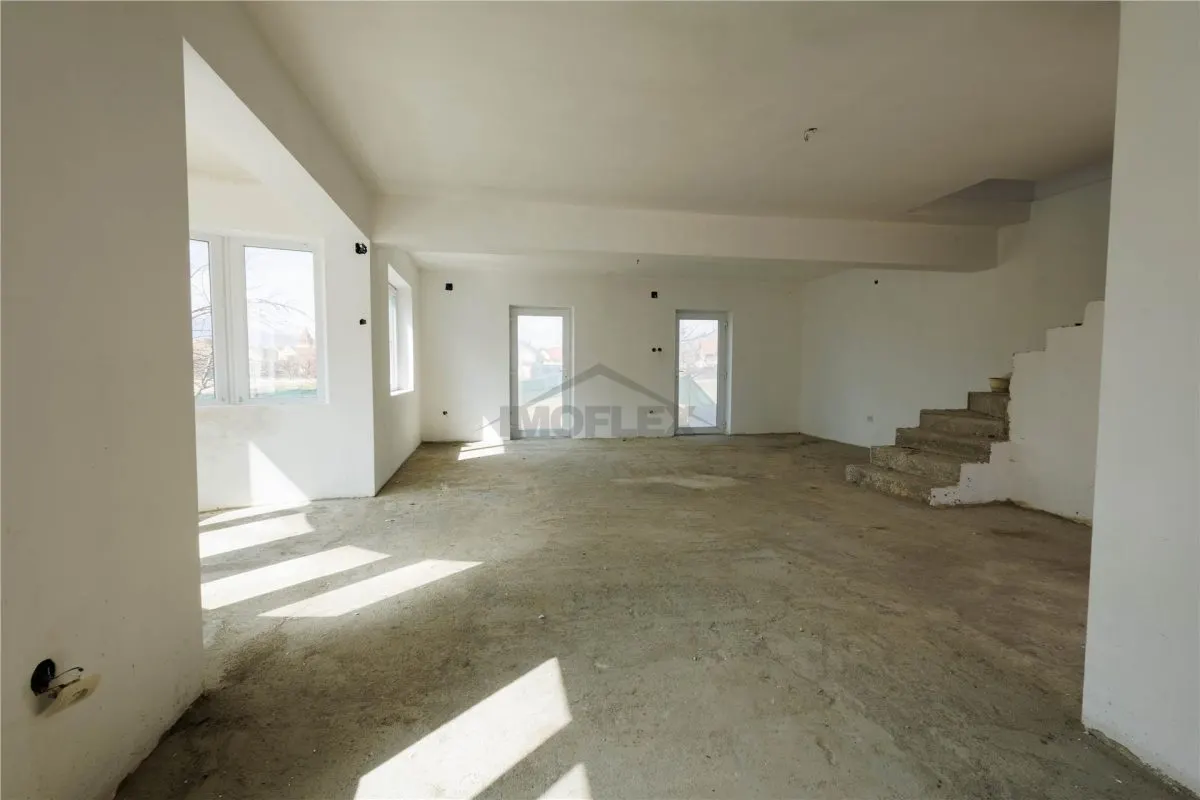 Casa spatioasa cu Etaj si Curte In zona Premiun Ghimbav - foto 12