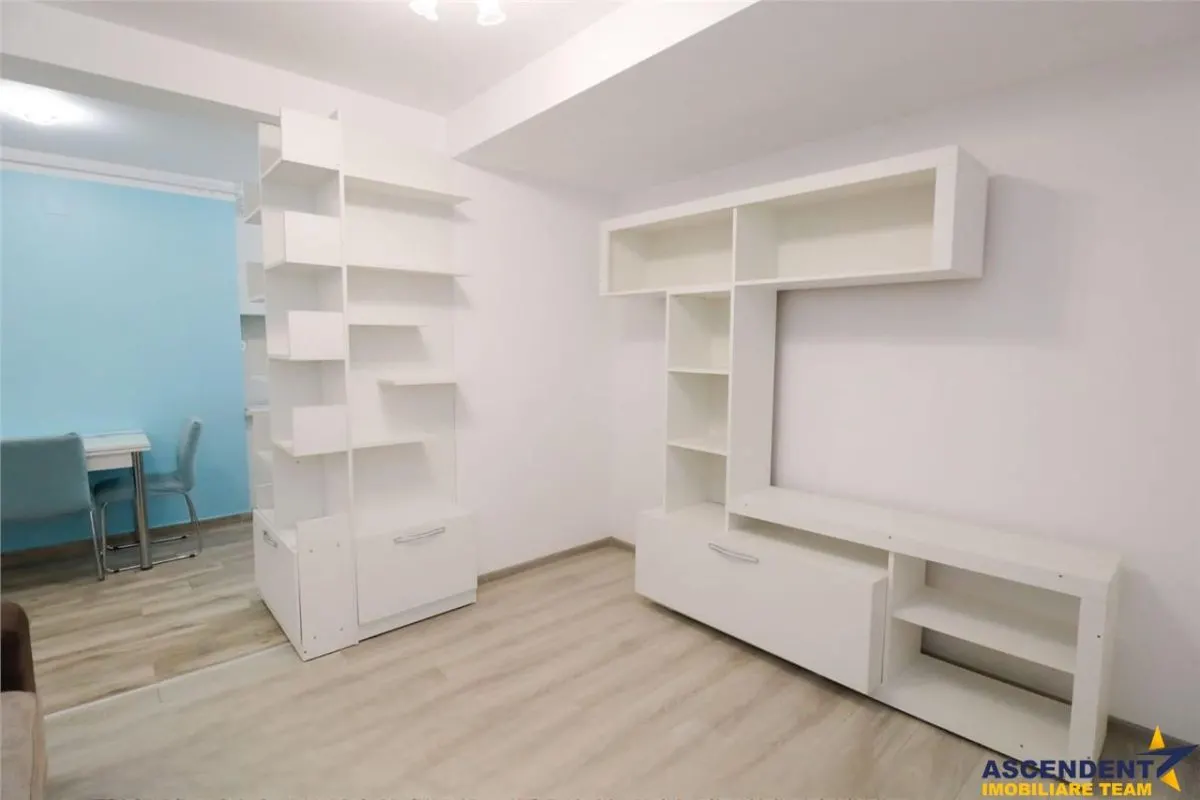 Regim vila,Studio cochet si aerisit,parcare privata,Tractorul,Brasov: investitional/ rezidential - foto 14
